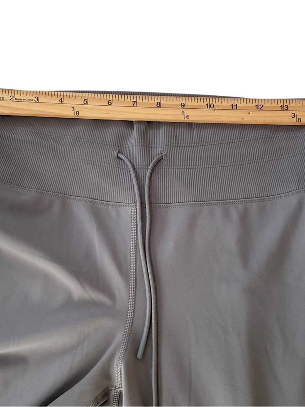 Vuori Performance Jogger Gray Drawstring Athleisure Pants Size M - Picture 9 of 9